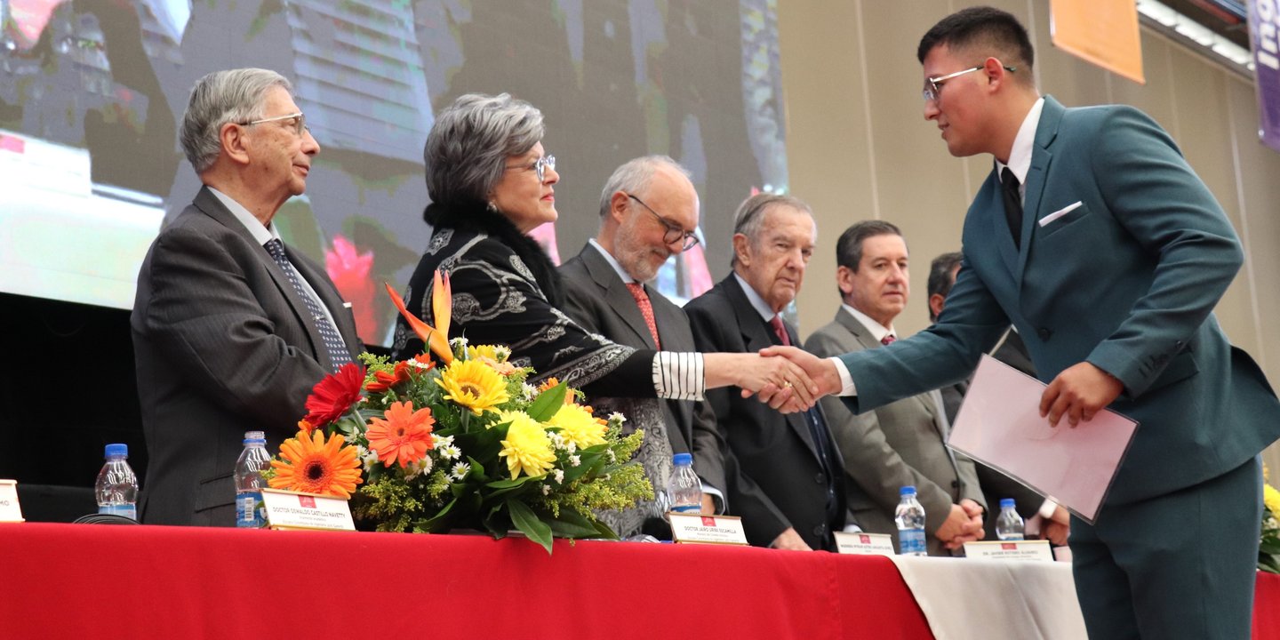 Ceremonia 92.° Grados pregrados