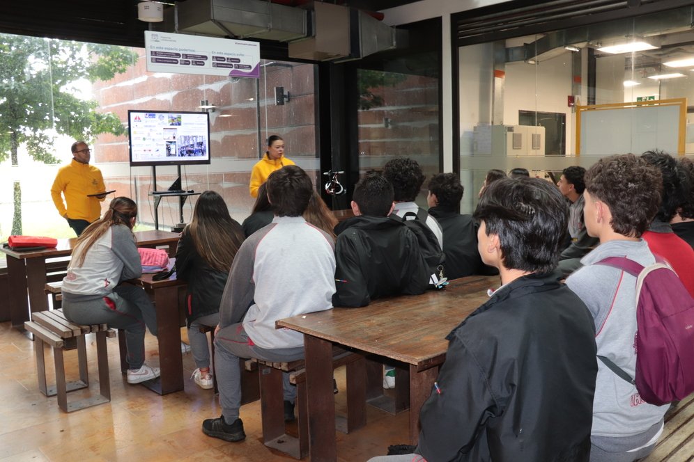 FOTOS TOUR STEM ESCUELA