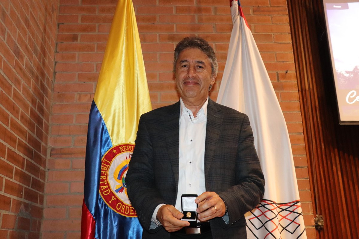 51 AÑOS