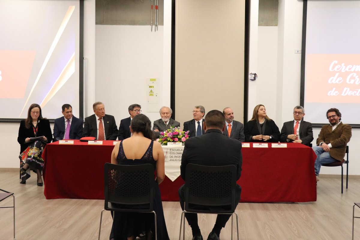 Grados primeros doctores de la Escuela