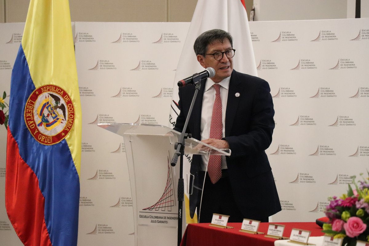 Grados primeros doctores de la Escuela