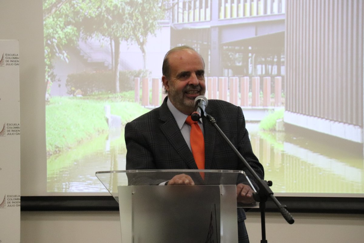 Grados primeros doctores de la Escuela