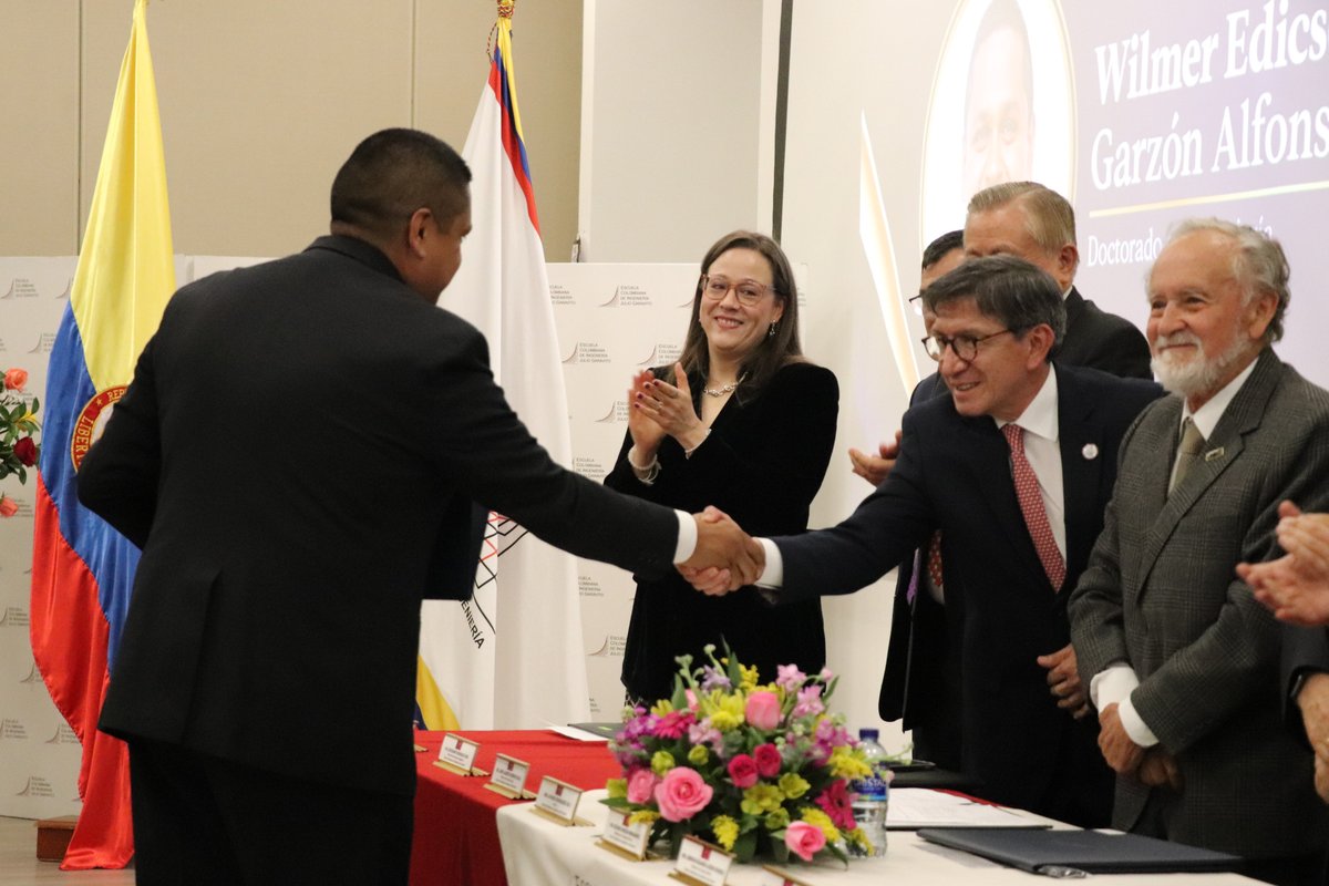 Grados primeros doctores de la Escuela