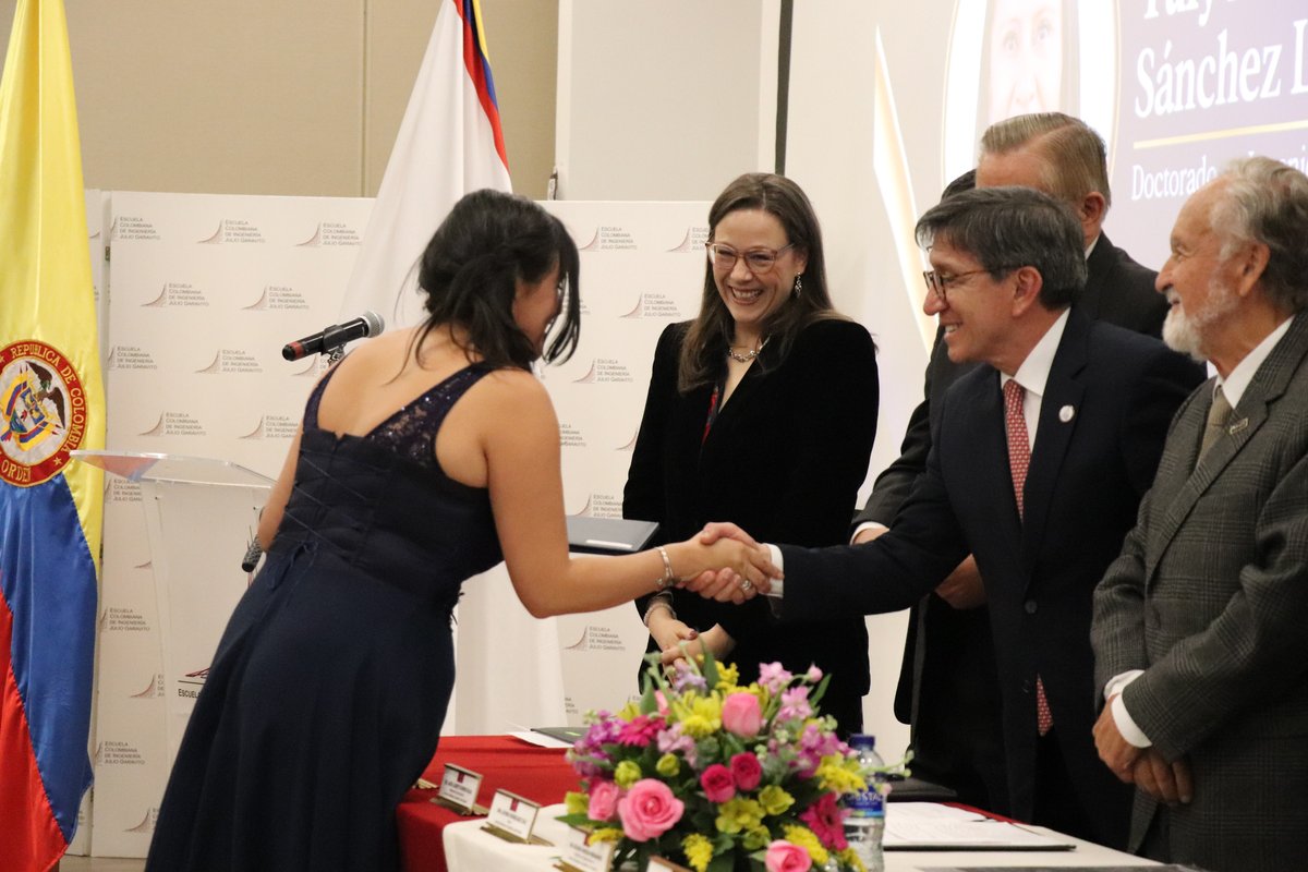Grados primeros doctores de la Escuela