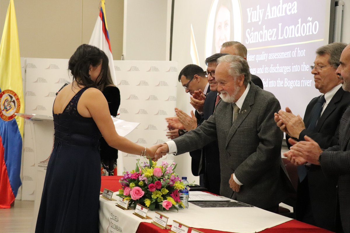 Grados primeros doctores de la Escuela