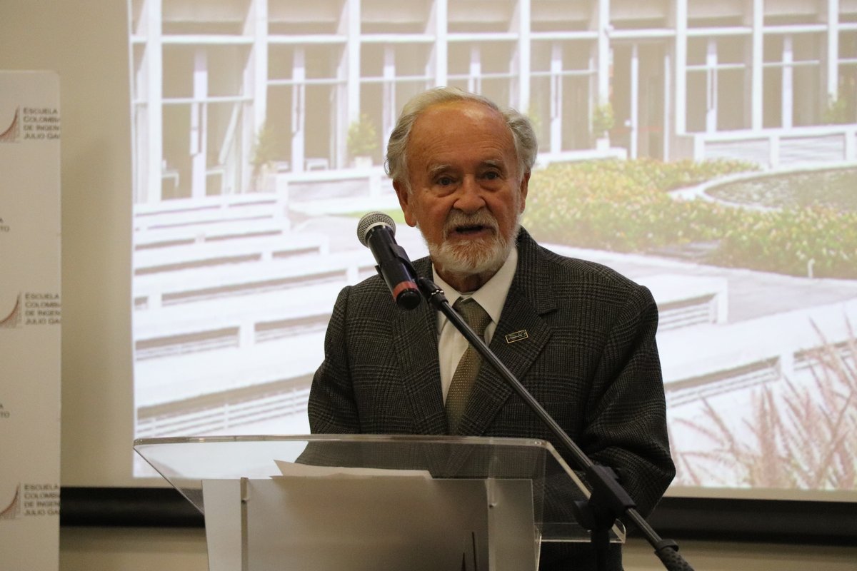 Grados primeros doctores de la Escuela