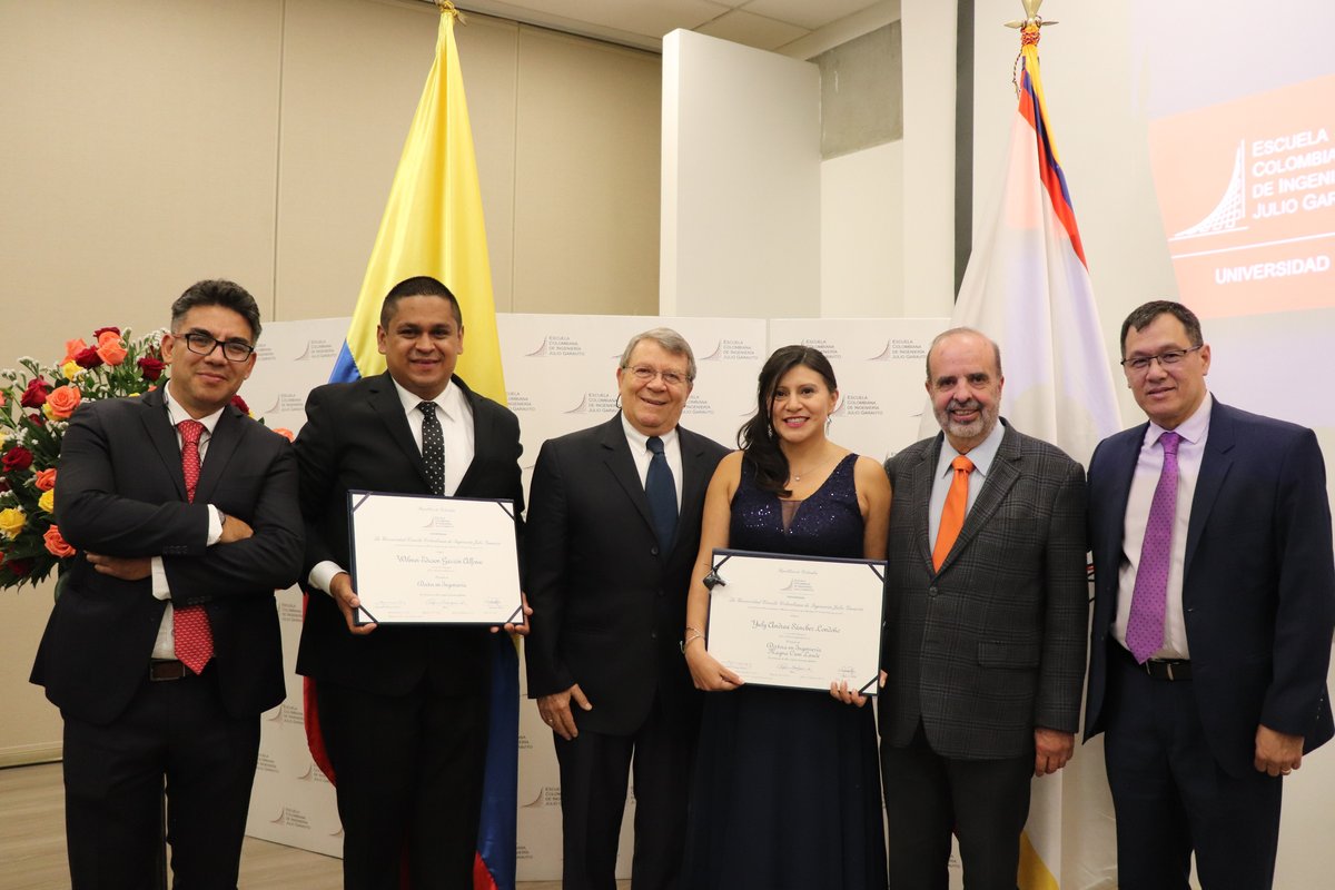 Grados primeros doctores de la Escuela