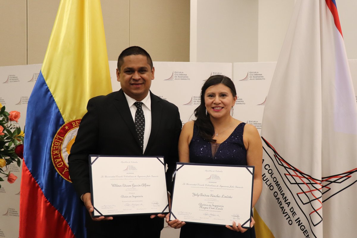 Grados primeros doctores de la Escuela