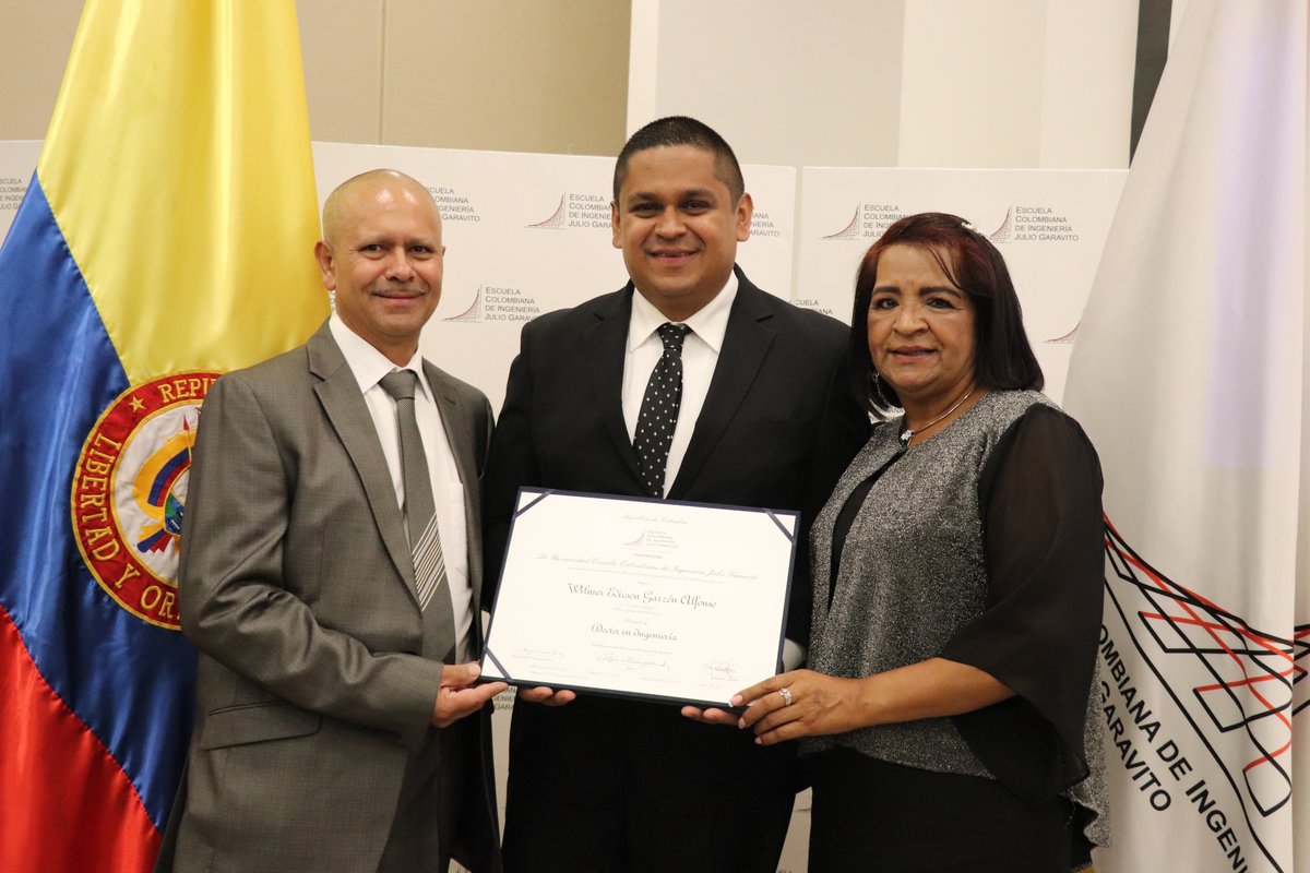 Grados primeros doctores de la Escuela