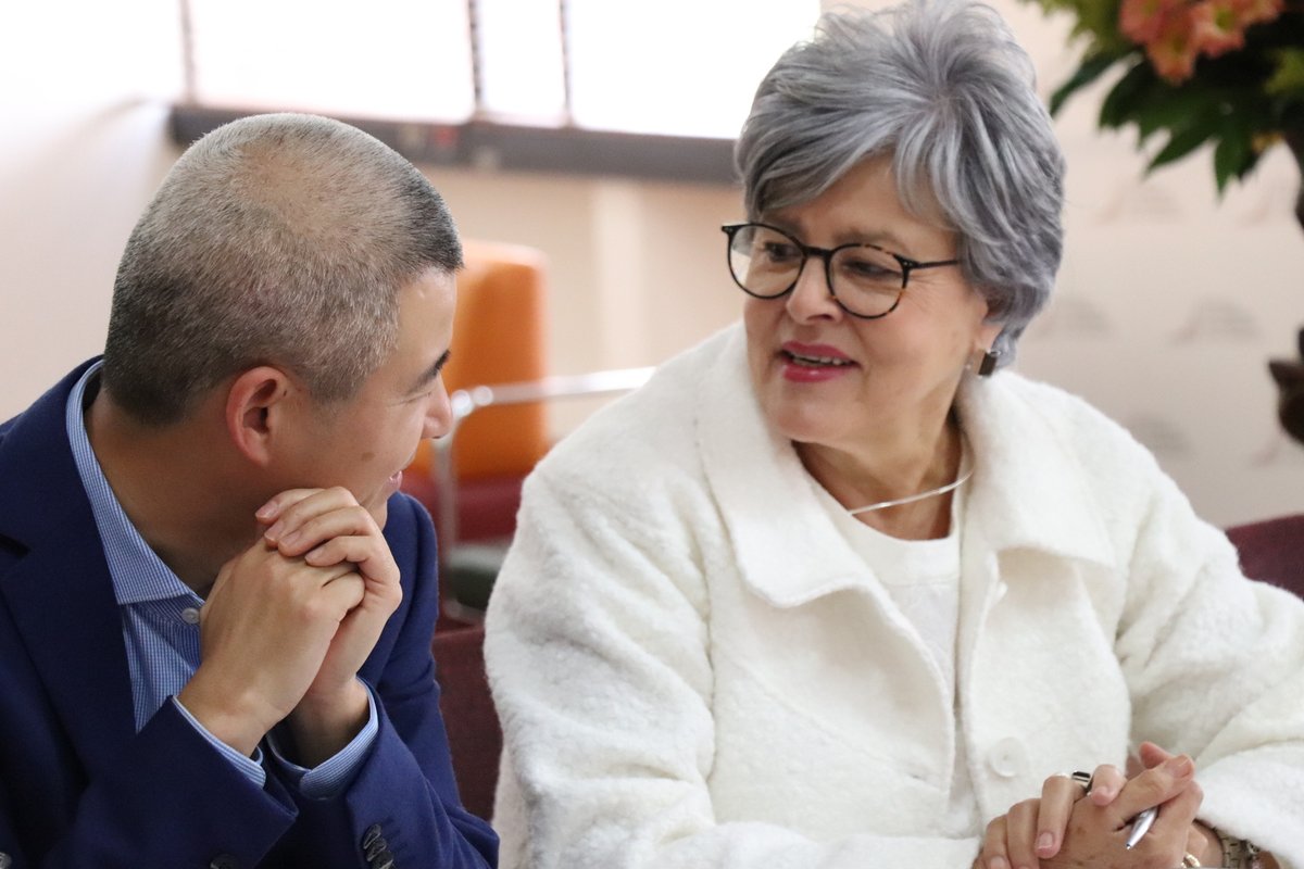 ESCUELA Y METRO LINEA 1