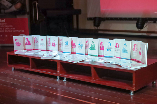 LIBROS POETAS COLOMBIANAS 1.png