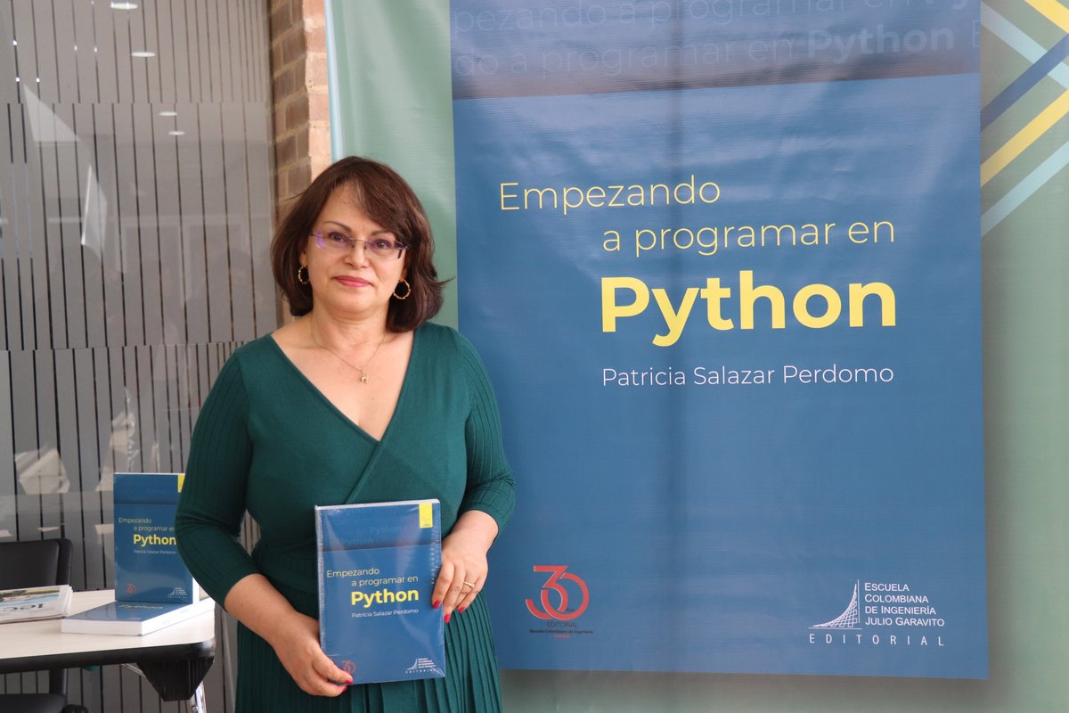 Lanzamiento del libro 'Empezando a programar en Phyton, ingeniera Patricia Salazar  (3)