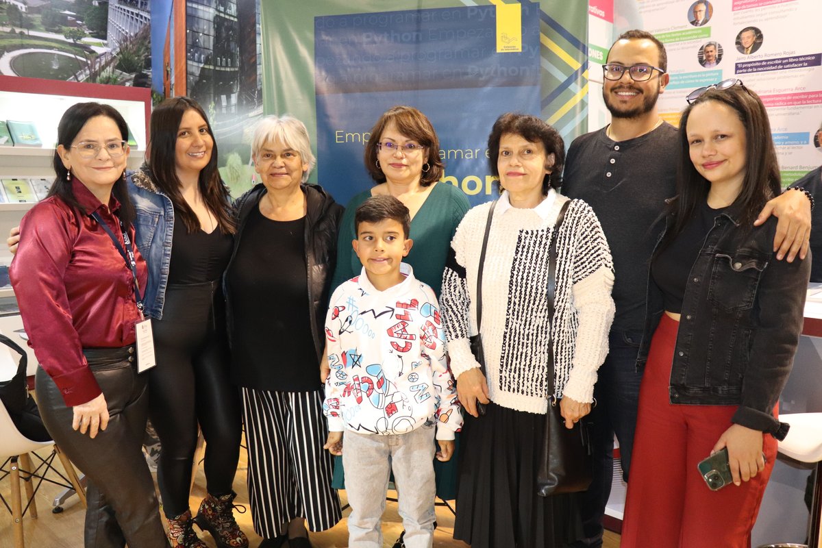 Lanzamiento del libro 'Empezando a programar en Phyton, ingeniera Patricia Salazar (14)