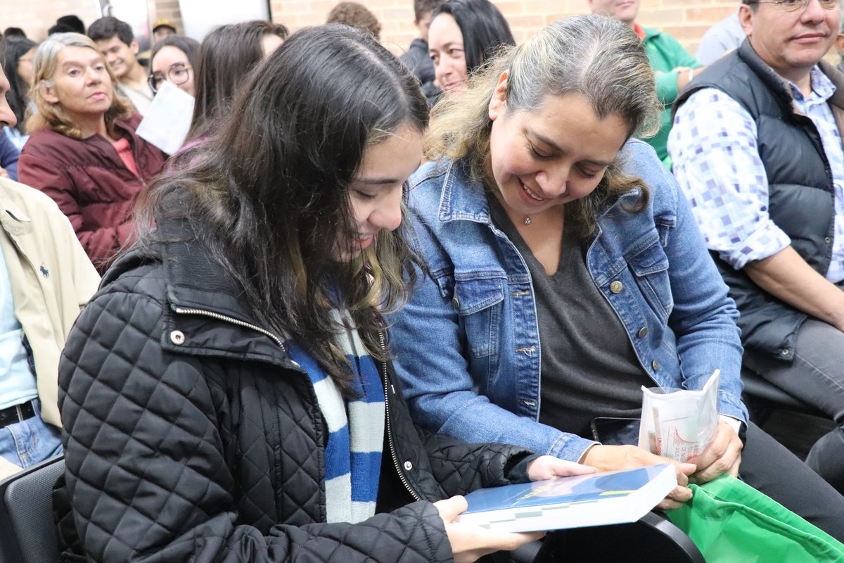 Lanzamiento del libro 'Empezando a programar en Phyton, ingeniera Patricia Salazar (17)