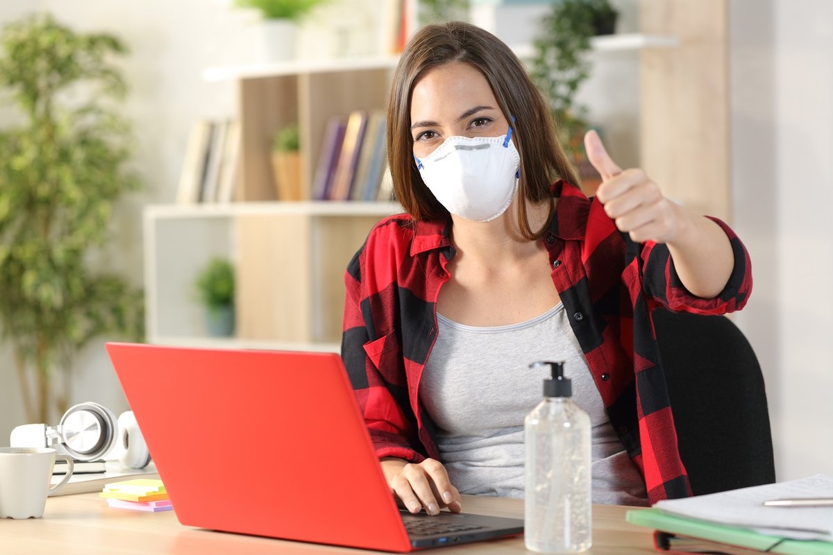 MUJER TAPABOCAS 1.jpg