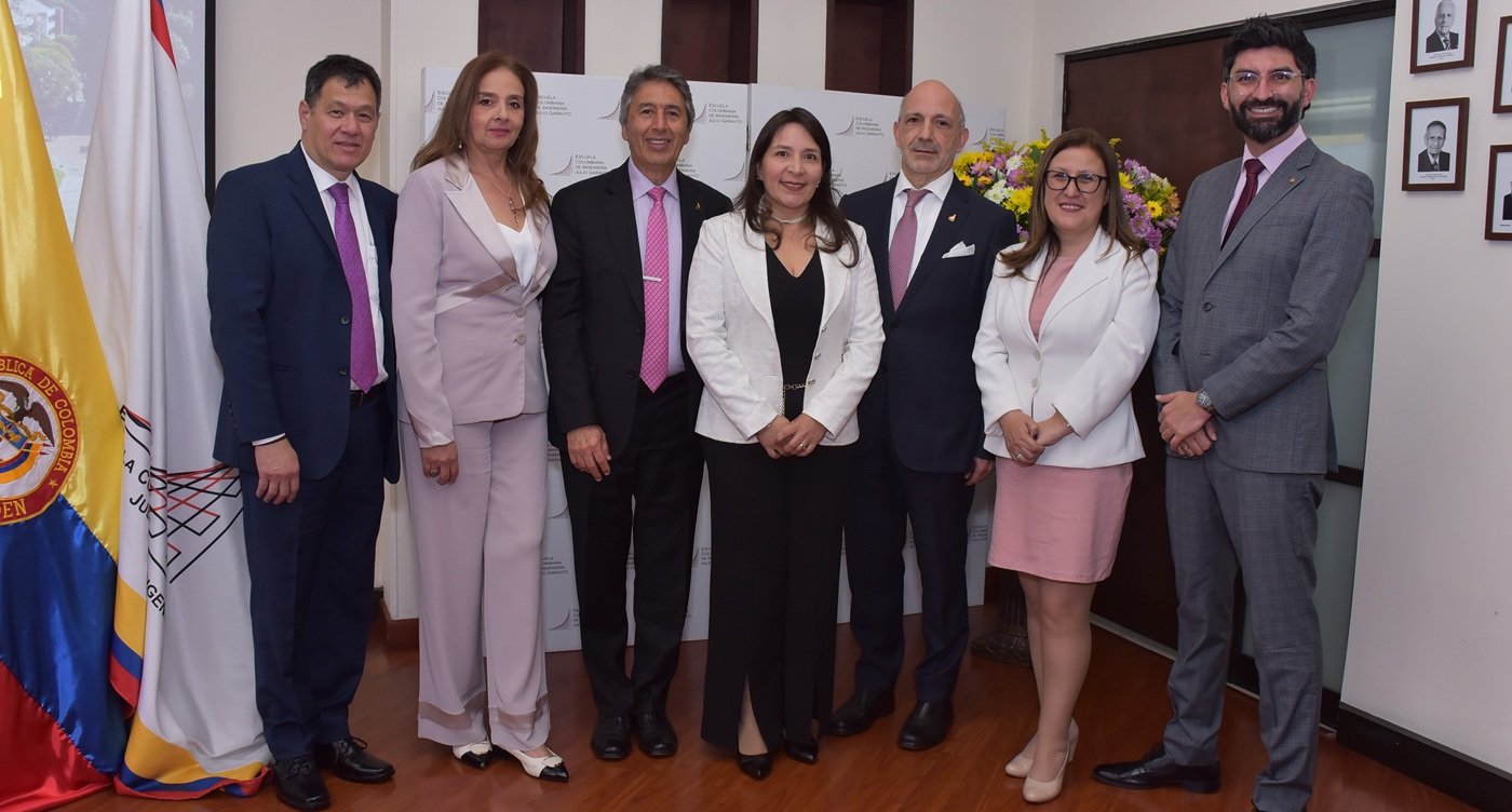 CLAUSTRO 2025-2033