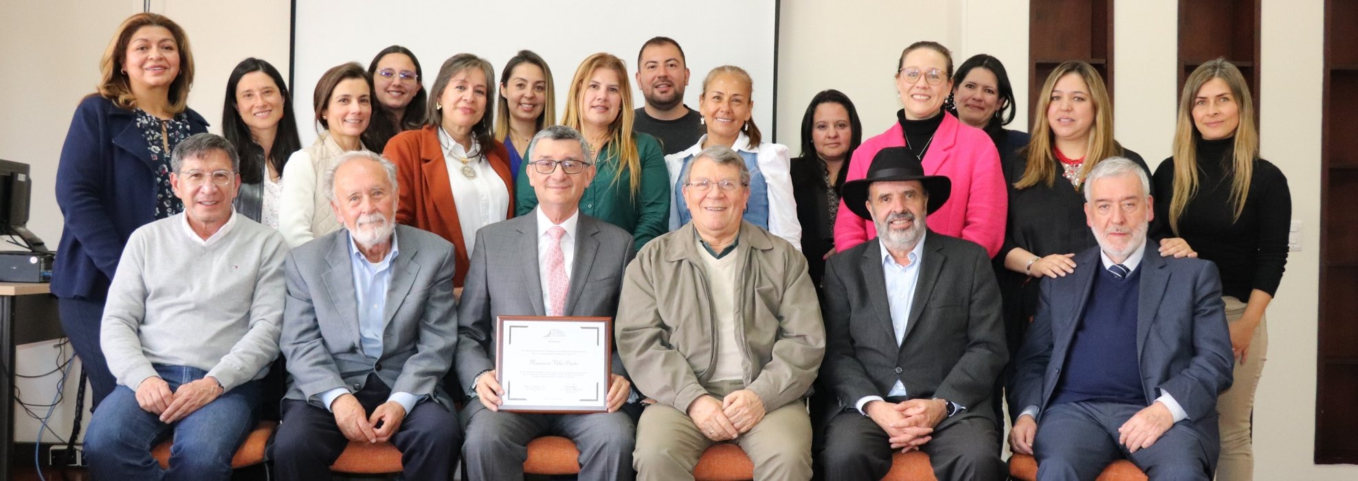 PORTADA Despedida Mauricio Vela