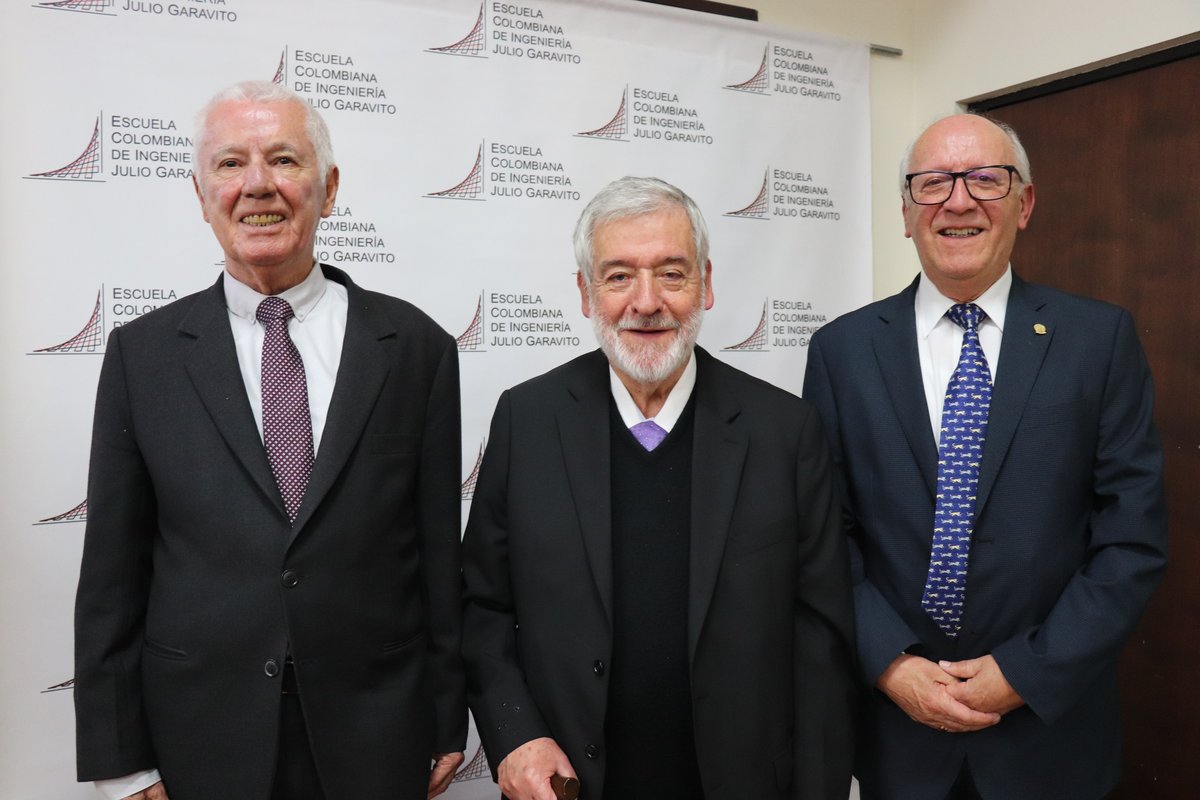 Profesor Emérito y Doctorado Honoris (50)