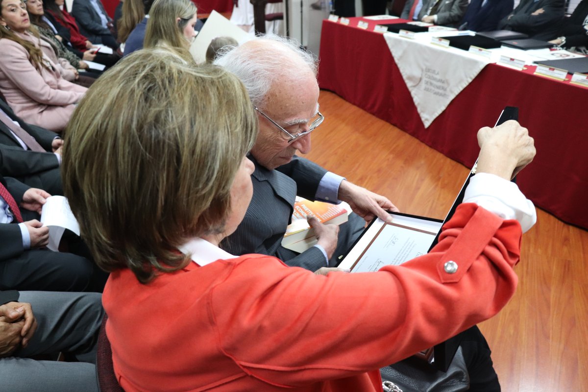 Profesor Emérito y Doctorado Honoris (17)