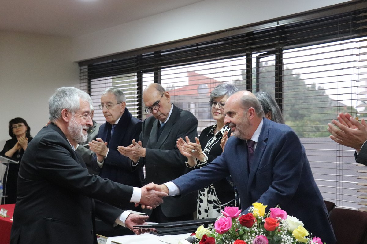 Profesor Emérito y Doctorado Honoris (21)