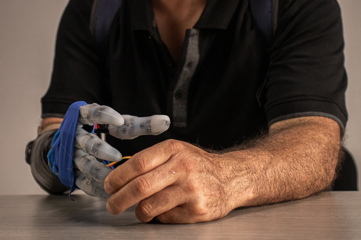 Prótesis mano Escuela Colombiana de Ingeniería (6).png