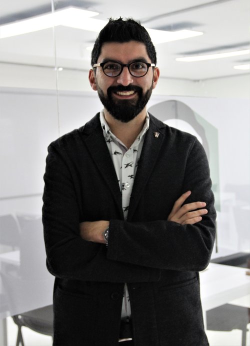 Rafael Méndez graduado.JPG