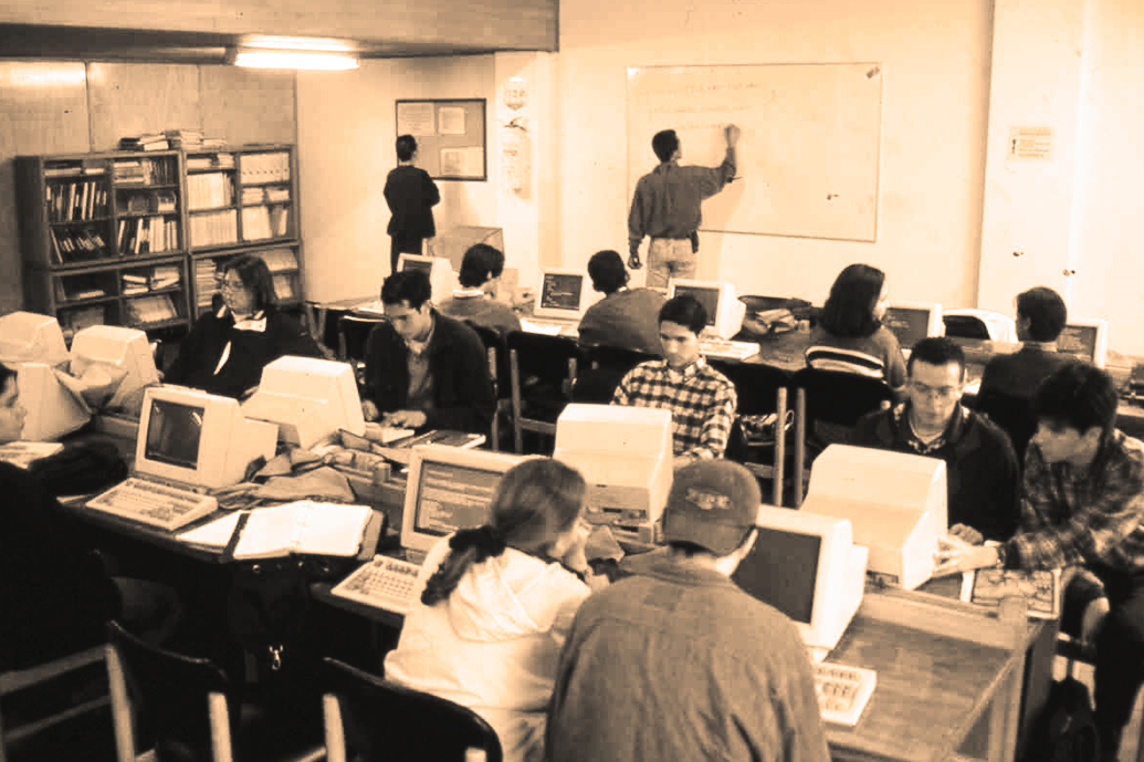 Sala de sistemas en el edificio A