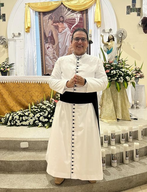 PADRE WILLIAM CANO