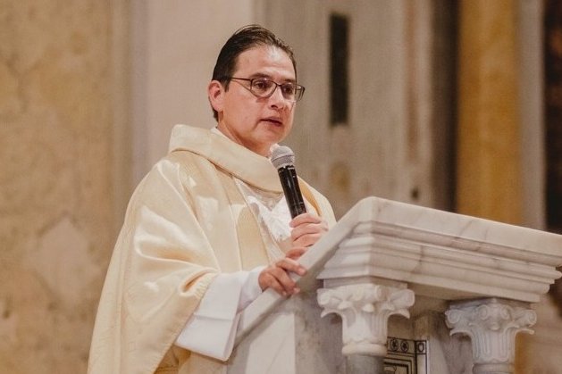 PADRE WILLIAM CANO