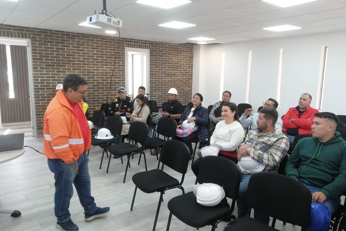 Estudiantes del Diplomado en Gestión Estratégica de Servicios Públicos