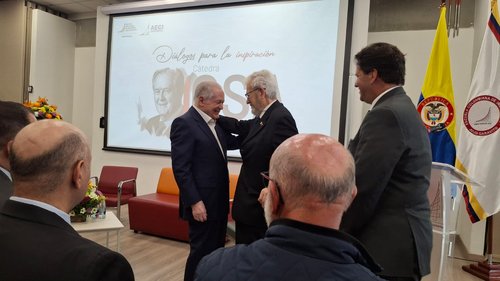 CATEDRA LUIS CARLOS SARMIENTO ANGULO