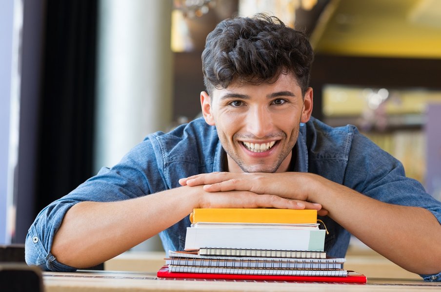 alumno contento.jpg