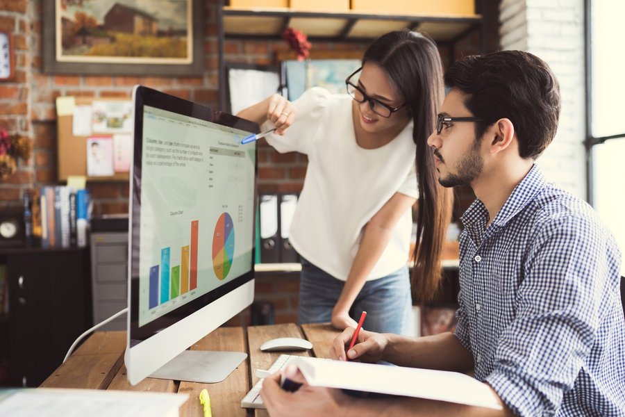 chicos estudiando.jpg