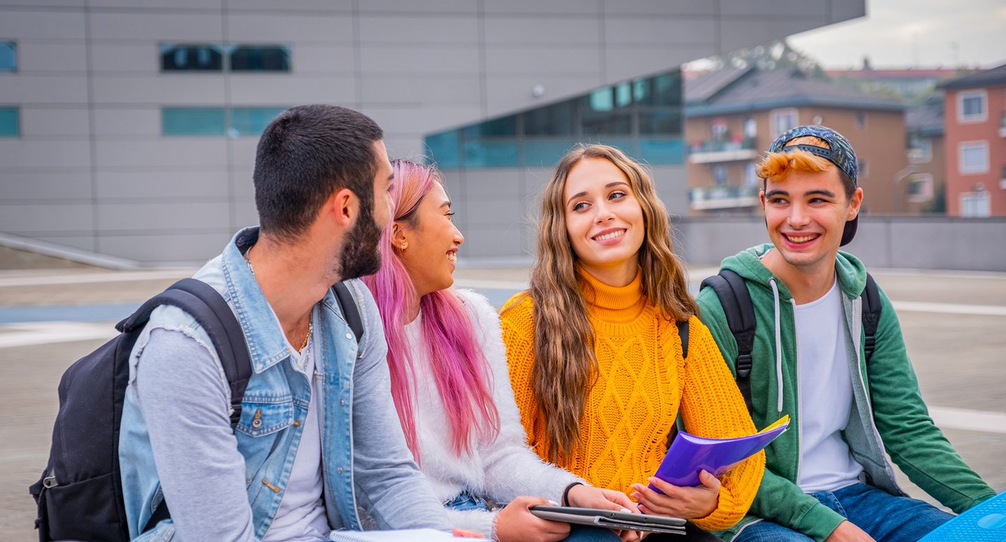 estudiantes-de-colegios-aspirantes-a-la-Escuela-Colombiana-de-Ingeniería.jpg