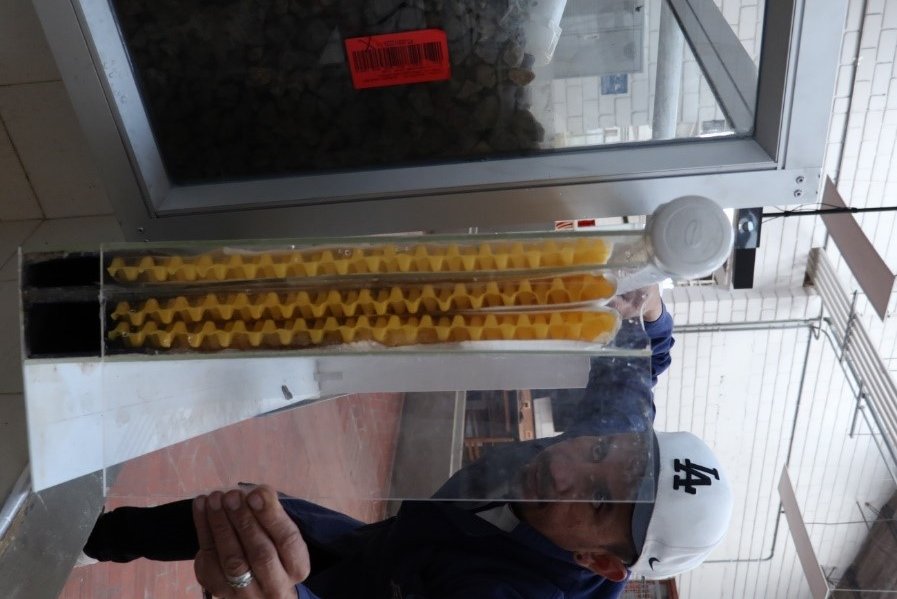 Filtro construido con placas tipo alveodrén