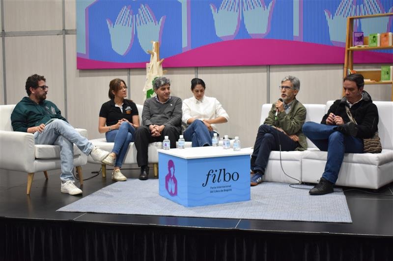 FOTOS FERIA DEL LIBRO