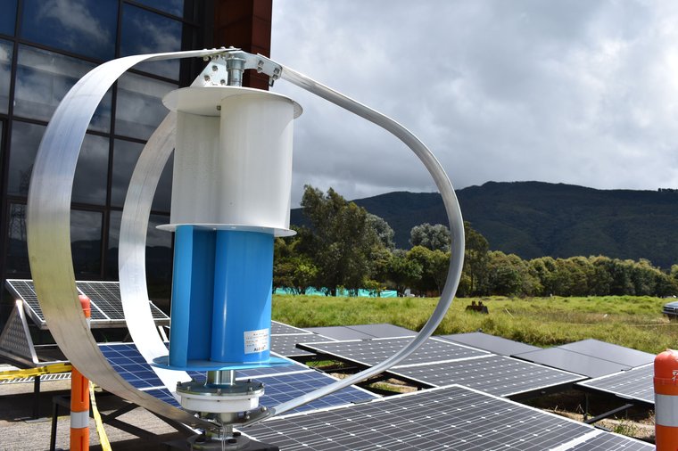 ingeniería-eléctrica-laboratorio-bloque-I-paneles-solares.jpg