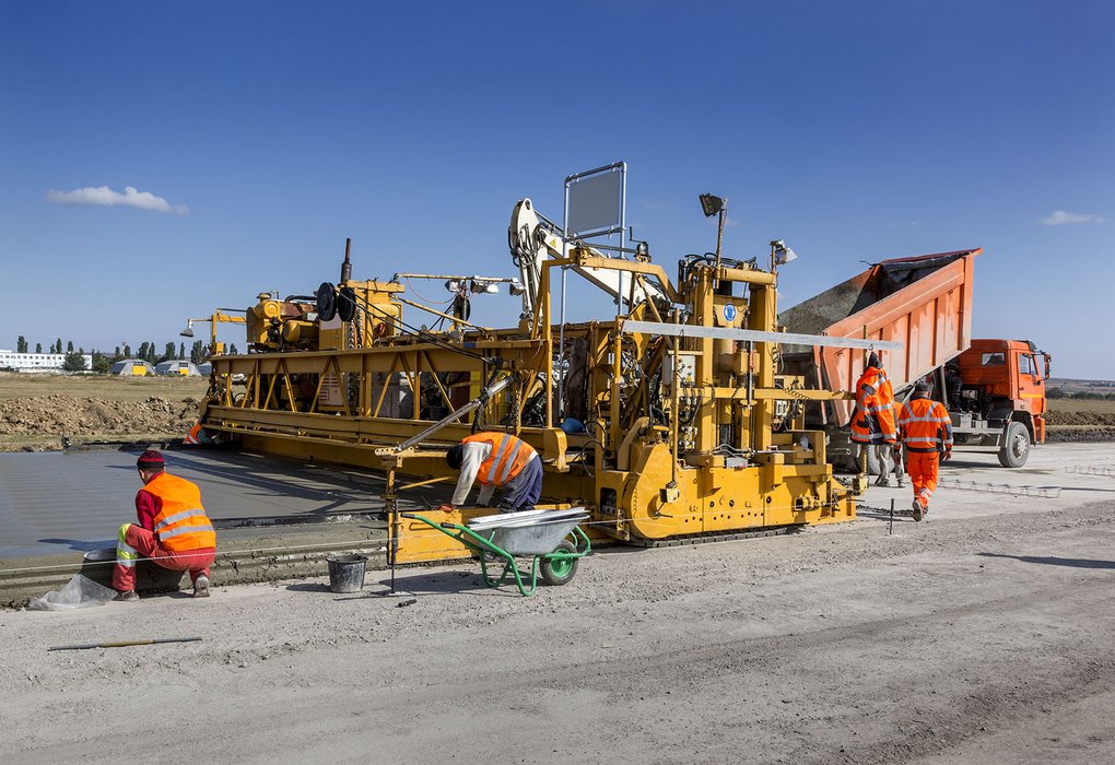 Construcción de pavimentos urbanos y pisos industriales en concreto
