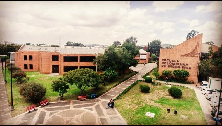 escuelaing-CQUOss0Lu20