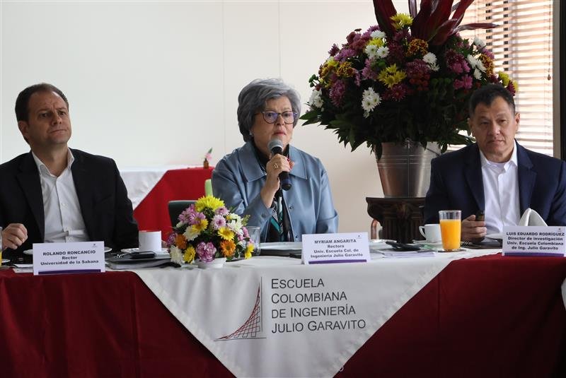 La Escuela Colombiana de Ingeniería Julio Garavito recibió en su campus el Consejo Directivo de Connect, la red de innovación más grande del país, en una jornada que se consolidó como un espacio decisivo para la articulación entre academia, empresa y Estado en torno al fortalecimiento de la ciencia, la tecnología, la innovación y el emprendimiento.

Te invitamos a conocer cómo se desarrolló esta jornada en nuestro portal web.