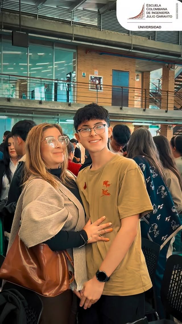 #JornadaDeInducción 
La Escuela abrió sus puertas para recibir a quienes comienzan una de las etapas más importantes de su vida. ❤️
La institución dio la bienvenida a los nuevos estudiantes de pregrado en una jornada llena de emociones y sueños compartidos junto a sus familias y directivos.

Como lo expresó la Rectora de la Escuela, la ingeniera Myriam Angarita Gómez, este no es solo el inicio de una etapa académica, es el comienzo de un proyecto de vida que los retará, los transformará como seres humanos y los preparará para aportar a la construcción del país y del mundo que soñamos.

Siéntanse orgullosos. Desde hoy, hacen parte de la Escuela Colombiana de Ingeniería Julio Garavito. 🤗