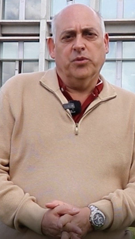 Conoce a Adolfo Viana De La Pava, ingeniero civil con maestría en Desarrollo y Gerencia Integral de Proyectos, quien se postula como candidato a representante de graduados ante el Consejo Directivo de la Escuela Colombiana de Ingeniería.
 
🗣️ Su lema: “Responsabilidad con la sociedad y exigencia académica recibida en las aulas de la Escuela”.
 
Te invitamos a conocer más sobre sus propuestas y visión en:
🔗 https://www.escuelaing.edu.co/es/noticias/convocatoria-a-graduados-para-integrar-el-consejo-directi…
 
📲 Sigue nuestras redes institucionales para conocer a todos los candidatos y hacer parte activa de este proceso.