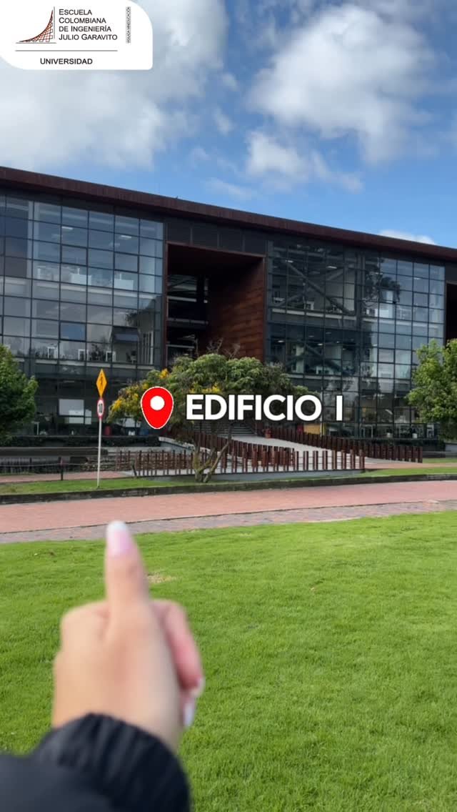 Cada edificio guarda una historia. 
Hagamos un tour por la U antes del fin de semana para redescubrir nuestros espacios ❤️.
Acompáñanos en este recorrido y dinos cuál es tu favorito 👇.

#VidaEnLaEscuela #TourPorLaU #SomosEscuela