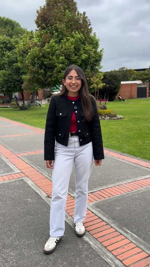 Tu futuro comienza donde el ingenio se convierte en acción.
💡 Postúlate al programa Jóvenes a la E y estudia en La Escuela, donde la educación se vive como innovación.
🔗 Link de postulación en nuestra Bio