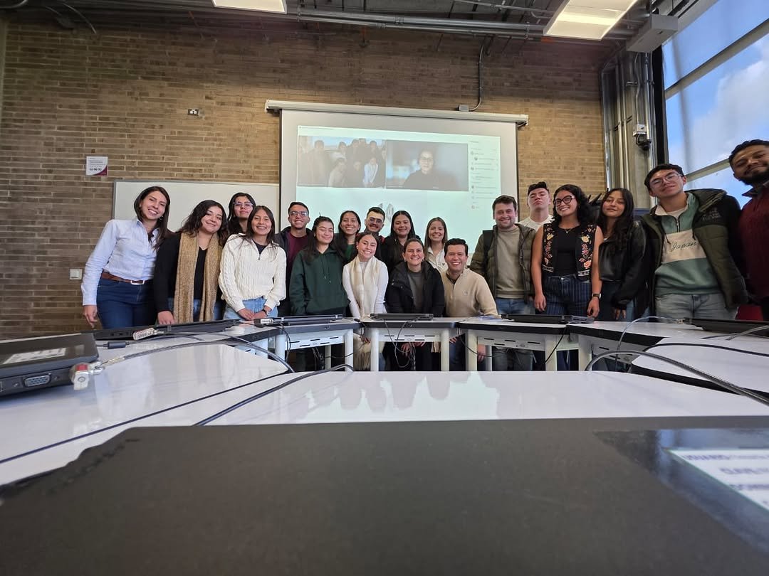 ¡Aprendemos junto a los grandes!

Hoy iniciamos nuestro piloto con Sanofi para el desarrollo de la asignatura Centros de Servicios Compartidos, una iniciativa del Programa de Administración de Empresas que une a la Escuela y Sanofi para impulsar el crecimiento profesional de nuestros estudiantes y fortalecer el talento de nuestro país. 

💡 Formación académica + experiencia real = profesionales listos para los retos globales.

#AdministracióndeEmpresas, #Economía, #IngenieríaIndustrial, #IngenieríadeSistemas , #ingenieríaEstadística