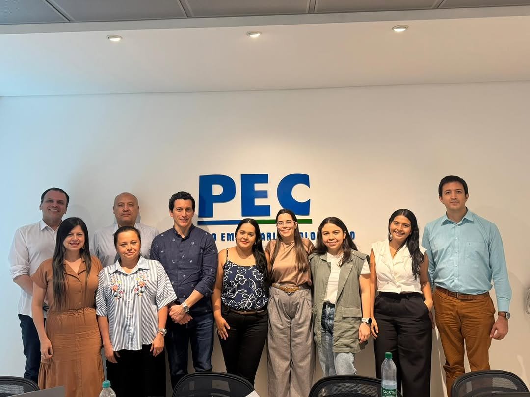 La Escuela avanza en su apuesta por la formación del futuro: visita académica a la Institución PEC fortalece el desarrollo de EscuelaTEC.

Representantes de la Escuela Colombiana de Ingeniería Julio Garavito visitaron la Institución PEC en Cali para profundizar en el Subsistema de Formación para el Trabajo y avanzar en la construcción de una oferta educativa flexible, pertinente e integrada con el sector productivo.

Conozca más en nuestro portal web.