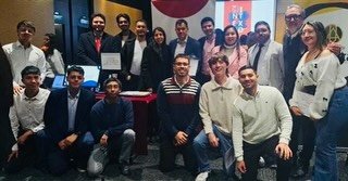 #OrgulloEscuela

La Escuela Colombiana de Ingeniería recibió el reconocimiento de la Cámara de Comercio de Bogotá (CCB) y Connect por su participación en el Proyecto Retos Academia–Empresa 2025, iniciativa que vincula a estudiantes con empresas reales para resolver desafíos del sector productivo mediante innovación abierta.

Lo invitamos a conocer más de esta noticia en nuestro portal web.
