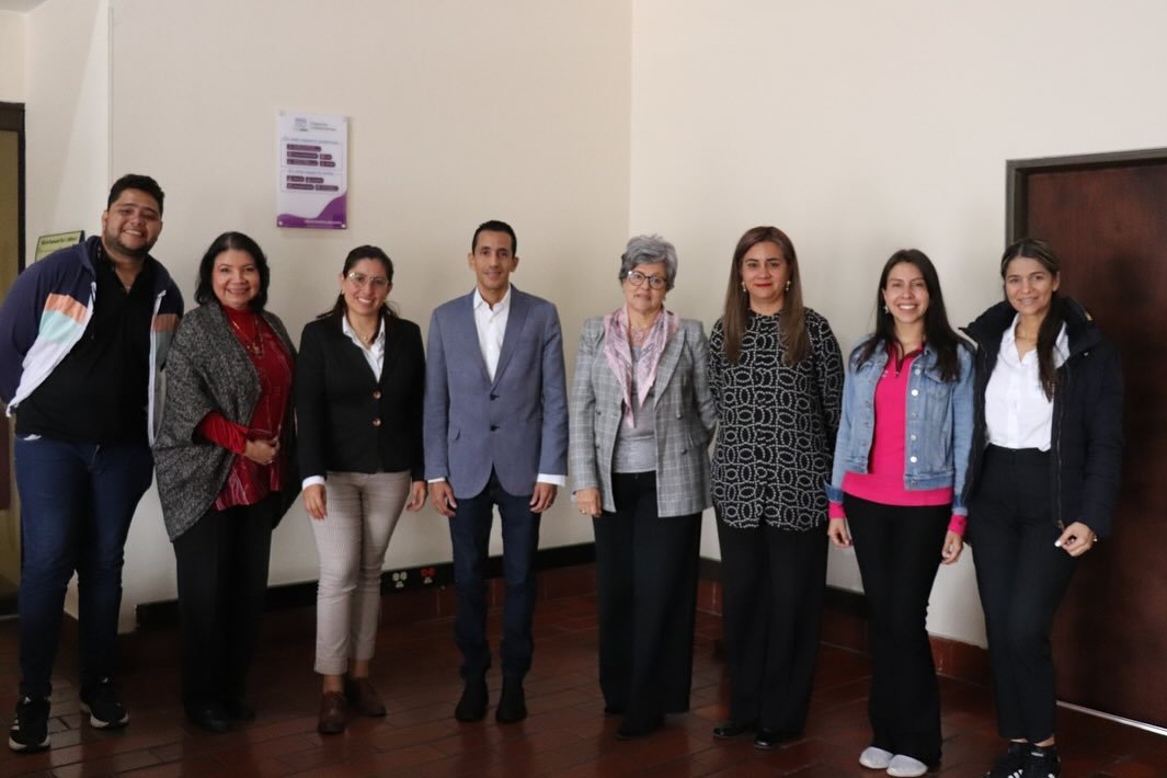 🤝 Fortaleciendo redes de emprendimiento.
Recibimos la visita de representantes del área de Emprendimiento de la @uniguajira_ para explorar sinergias y proyectos conjuntos que impulsen la innovación y el desarrollo empresarial desde la academia.

 Un encuentro que abre puertas a nuevas alianzas en pro del emprendimiento regional y nacional.