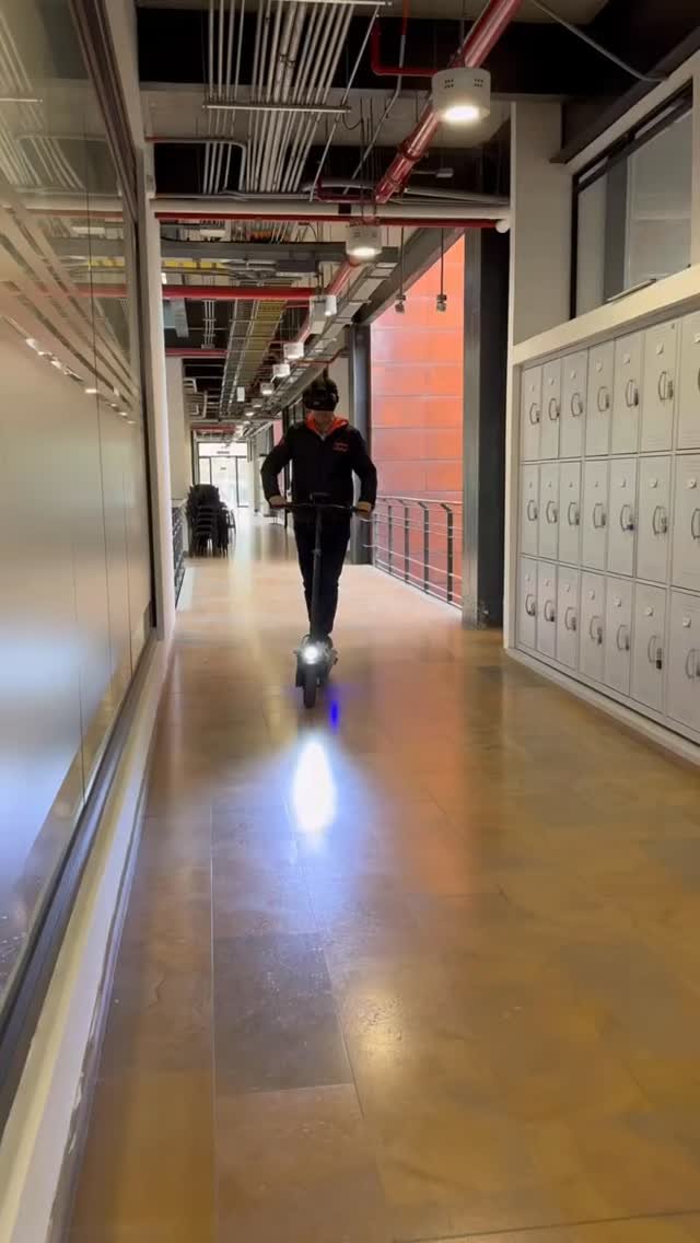 Especialización en Operaciones y Tecnologías para la Competitividad Empresarial.
Un programa creado para ingenieros industriales que inician su trayectoria profesional y buscan liderar la transformación digital desde la gestión y la innovación.
Durante la especialización se abordan temas clave como:
🤖 Inteligencia Artificial aplicada a operaciones
🌐 Internet de las Cosas (IoT)
📊 Big Data y analítica para la toma de decisiones
🔁 Simulación y automatización de procesos
🎯 El propósito: integrar la tecnología en los procesos organizacionales para aumentar la productividad y competitividad empresarial.
👉 Conoce más y transforma tu futuro profesional. Visita nuestro portal web:www.escuelaing.edu.co