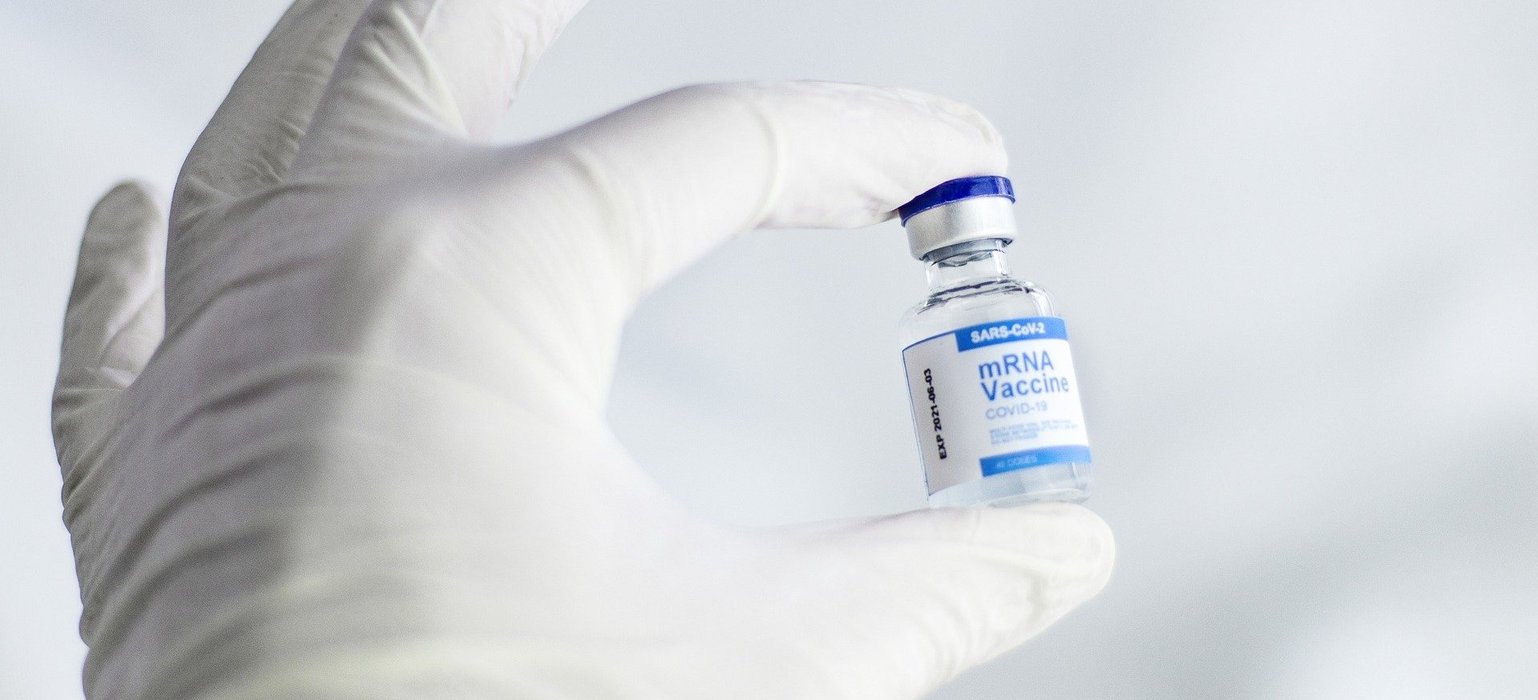 vaccine-6165772_1920.jpg